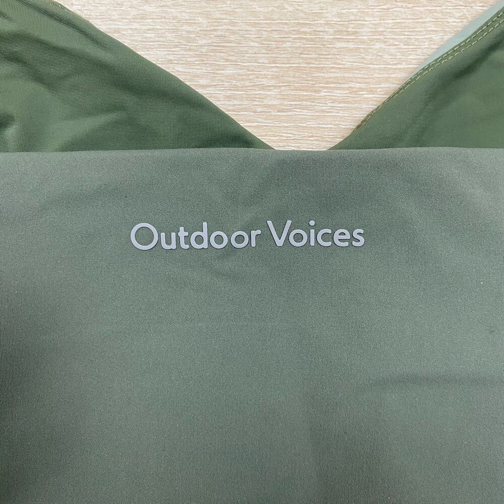NWT Outdoor Voices Zoom 8” Bodysuit Women's L Color Sandstone/ Tea Tree - Picture 3 of 6
